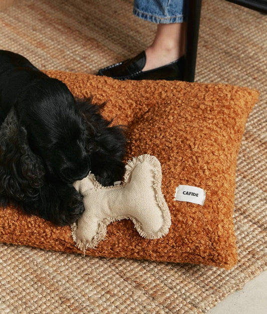 Fleky Bone- wit hondenspeeltje van biologisch katoen